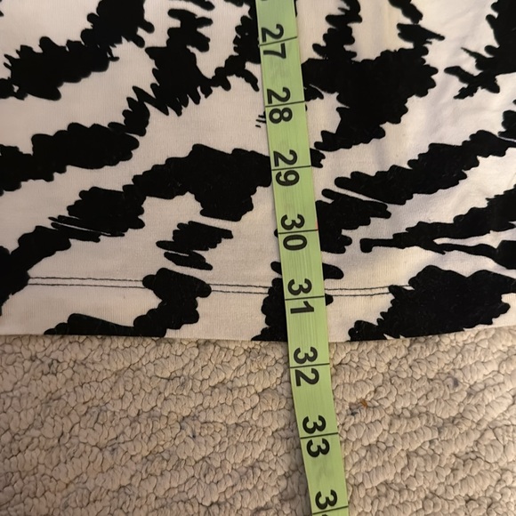 INC International Concepts Black and White Zebra 🦓 Ruched Short Sleeve Tunic Top - Picture 6 of 10